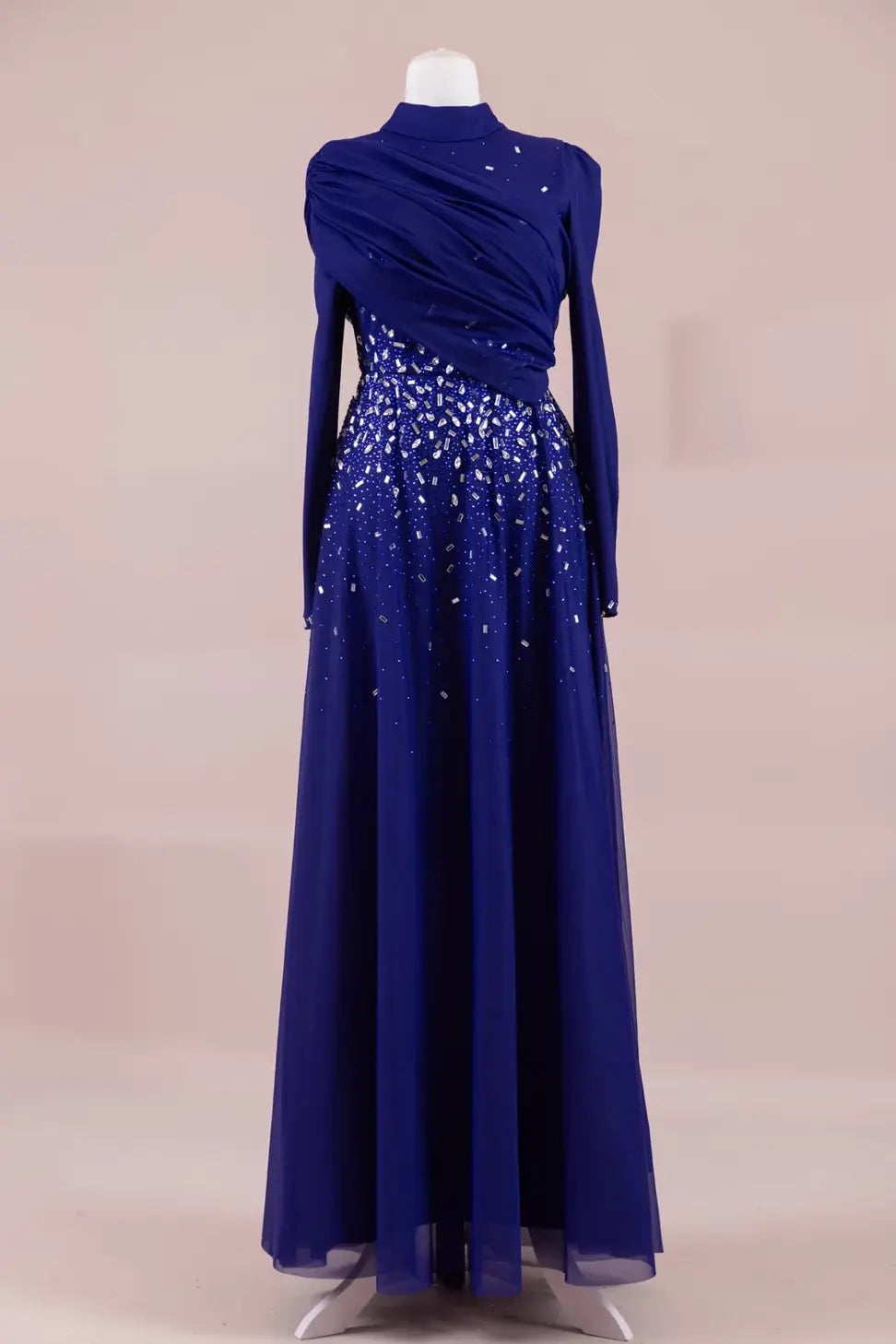 ليفيا تيسيتتور عباية