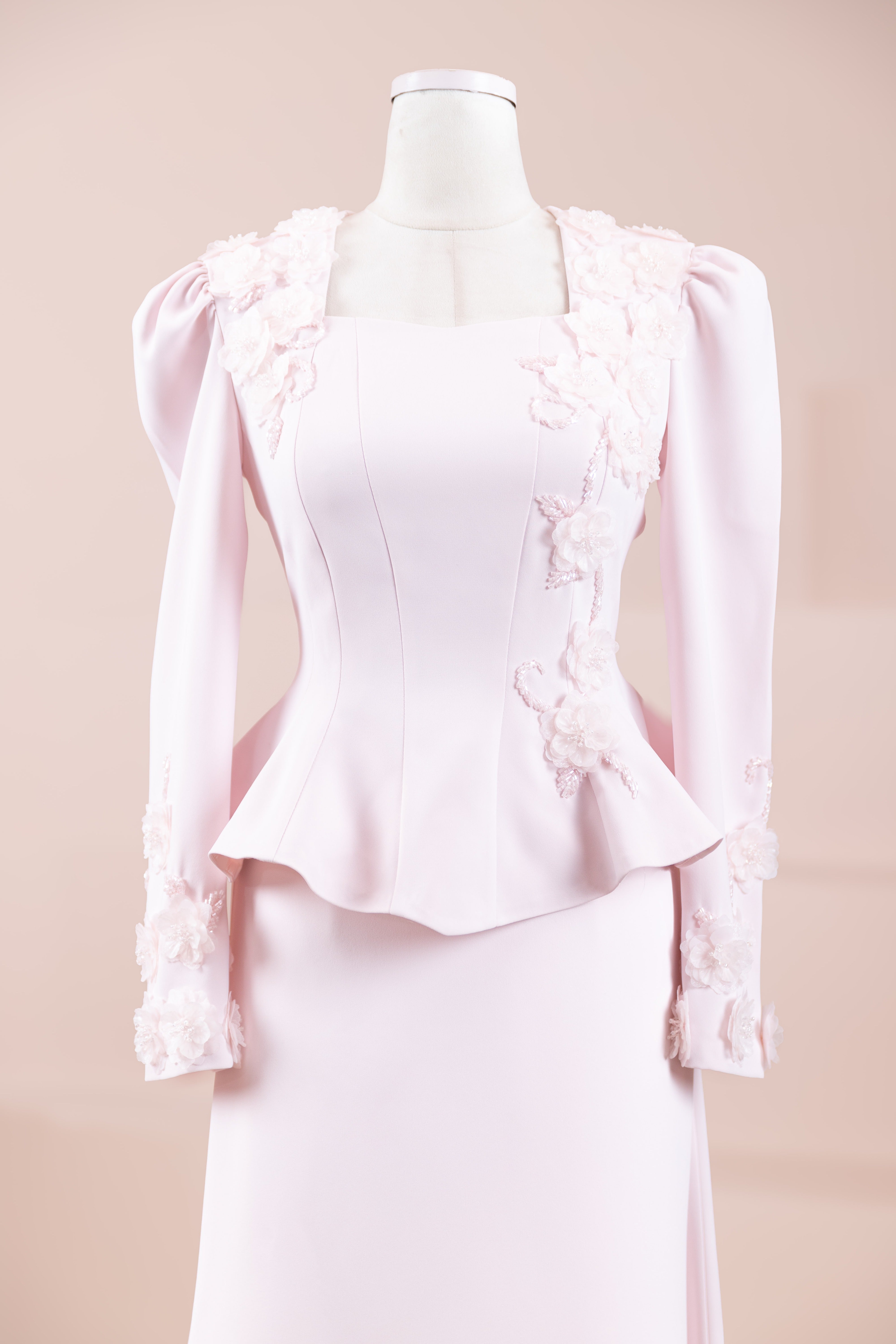 إلوين تيسيتتور عباية