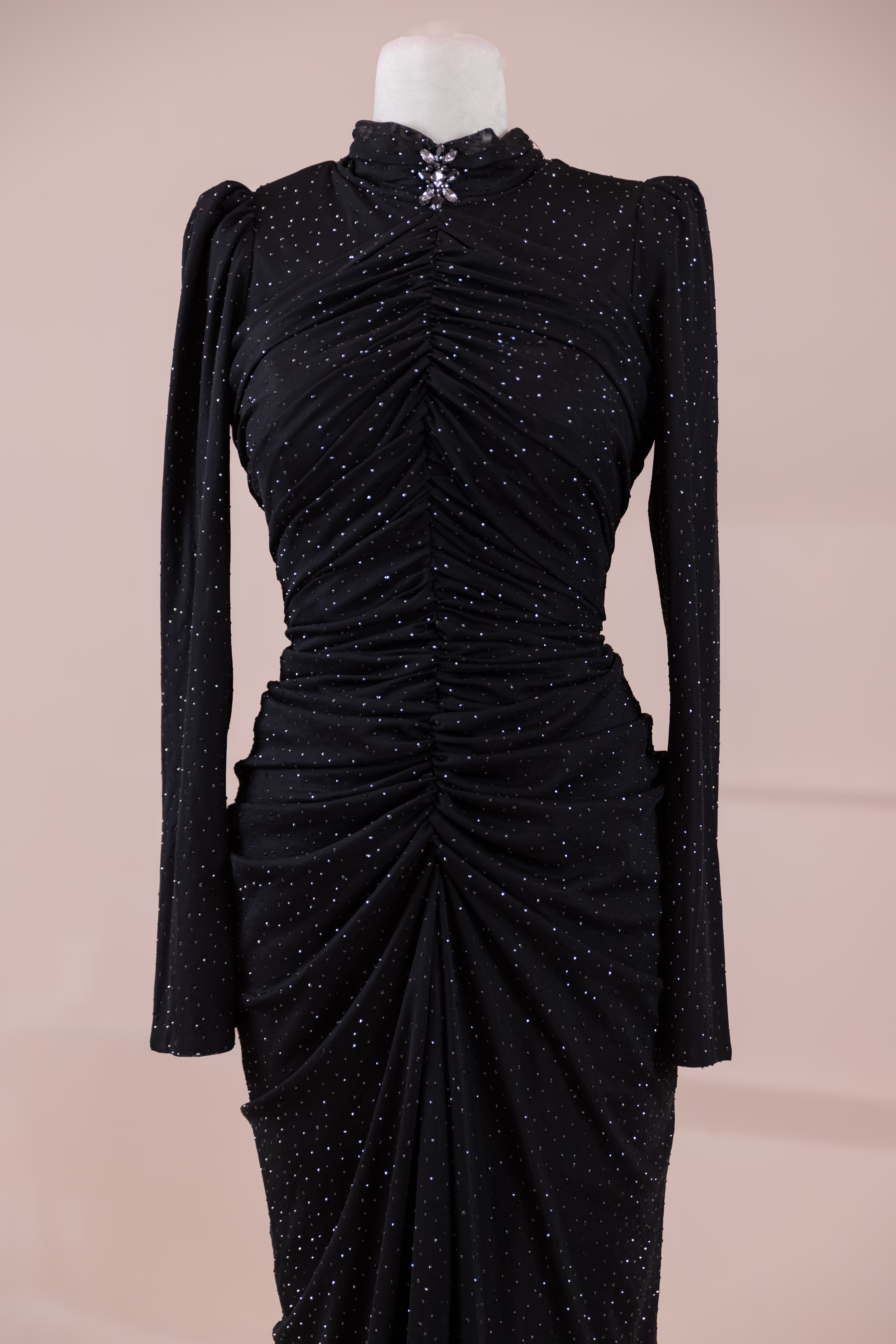 نيرة ملابس سهرة محتشمة