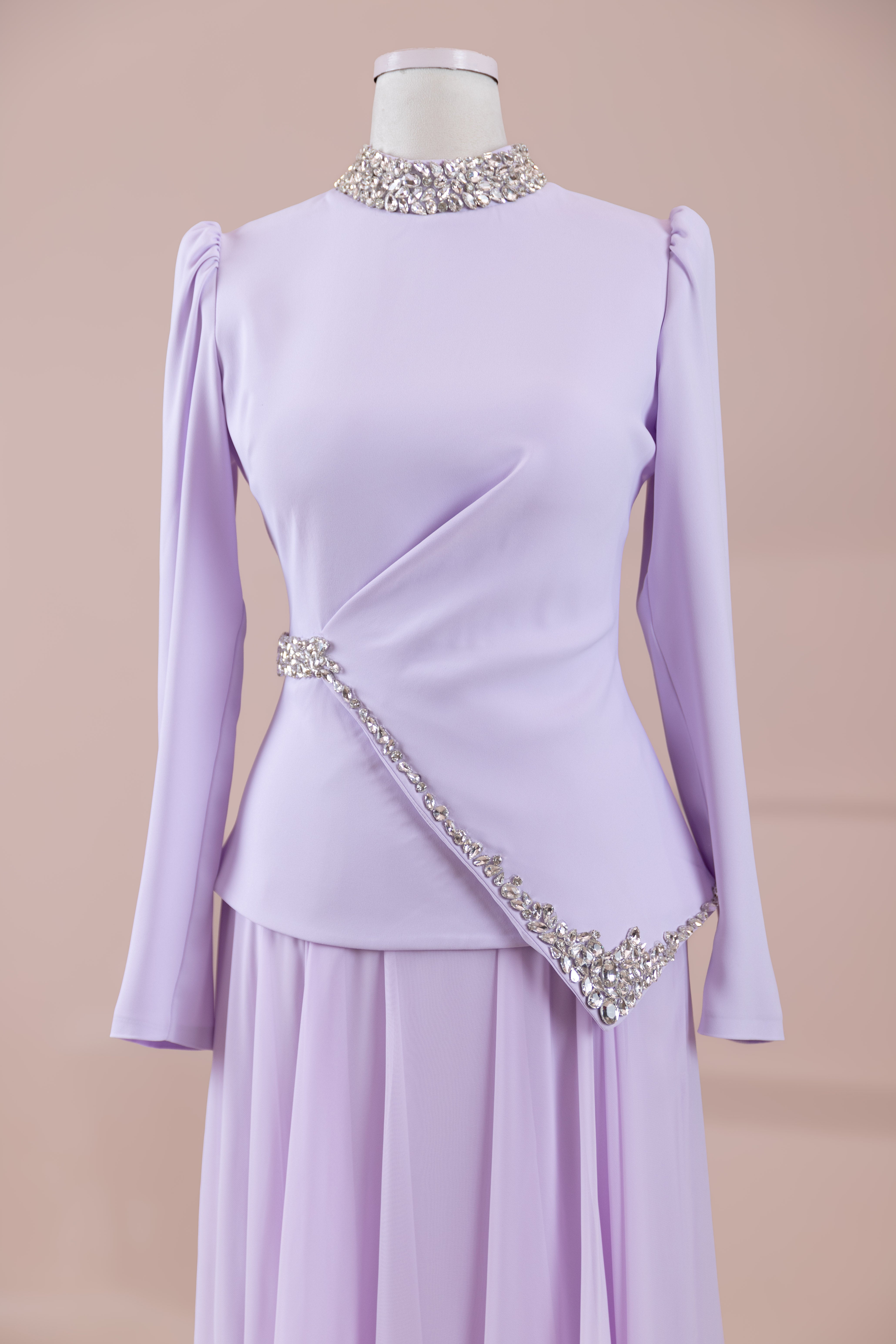 ريجينا تيسيتتور عباية