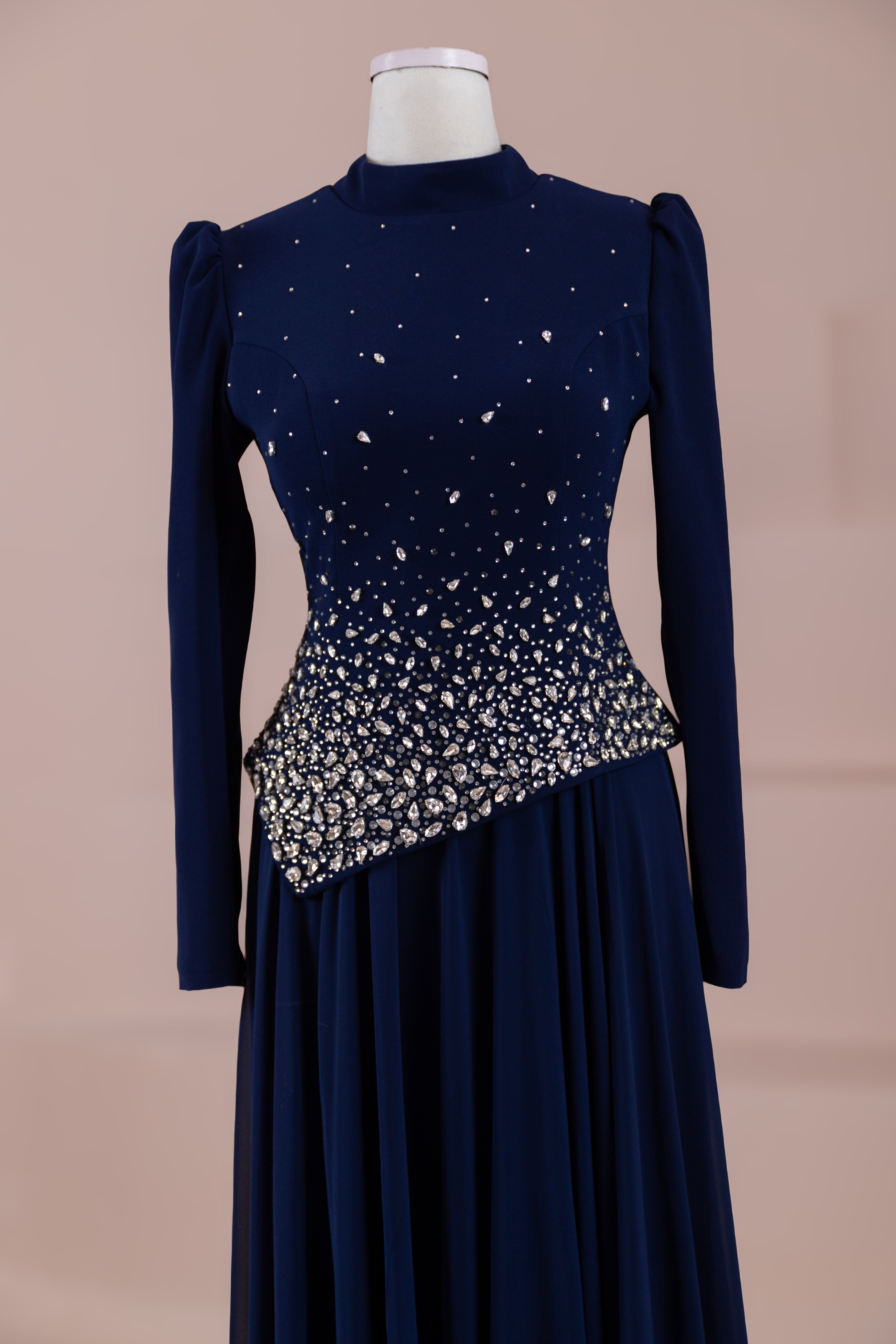 نيليان تيسيتتور عباية