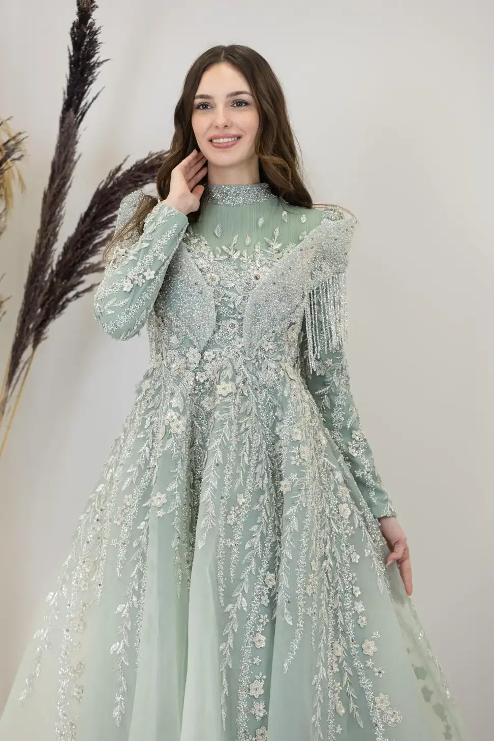 Omuzları V Drape Asel Tesettür Abiye.